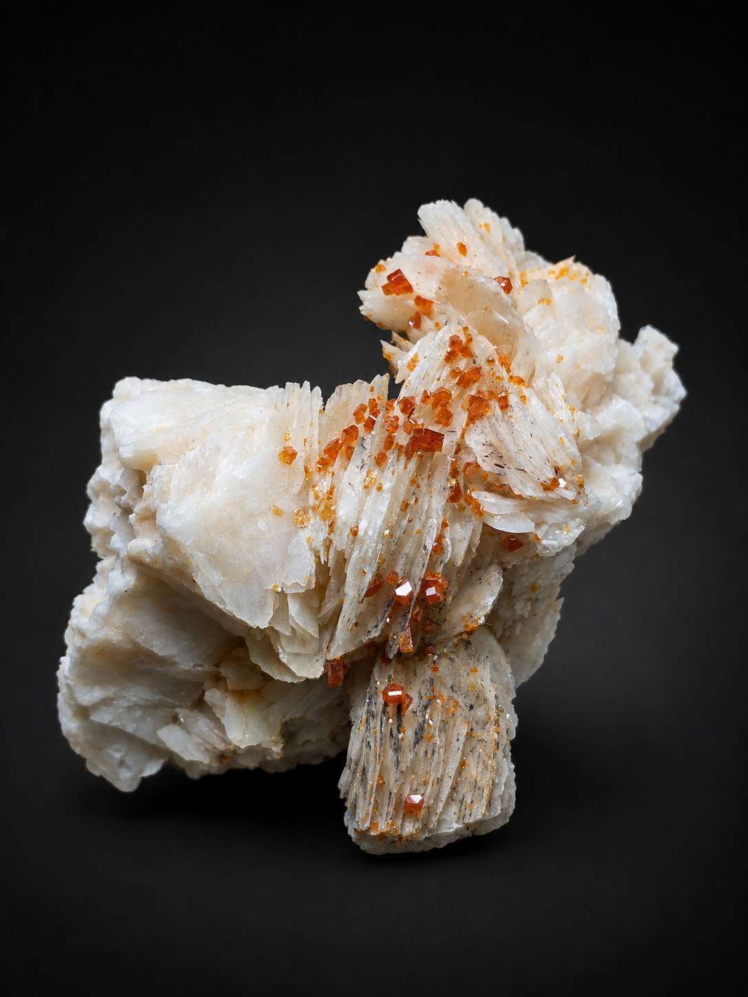 Vanadinite cộng sinh trên Barite - Xuất xứ Morocco_thumbnail_2
