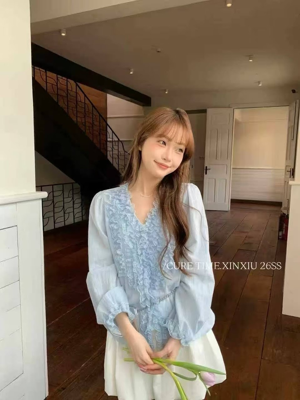 Áo sơ mi voan tơ cổ tim phối nhún dọc áo 2 bên cổ cài cúc CURE