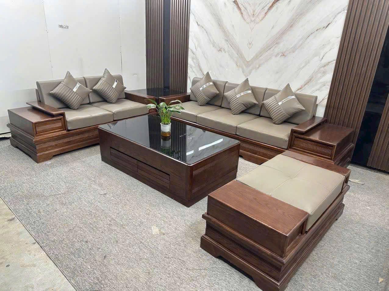 Sofa 2 văng chân pháo màu nâu đỏ, đệm màu ghi sáng