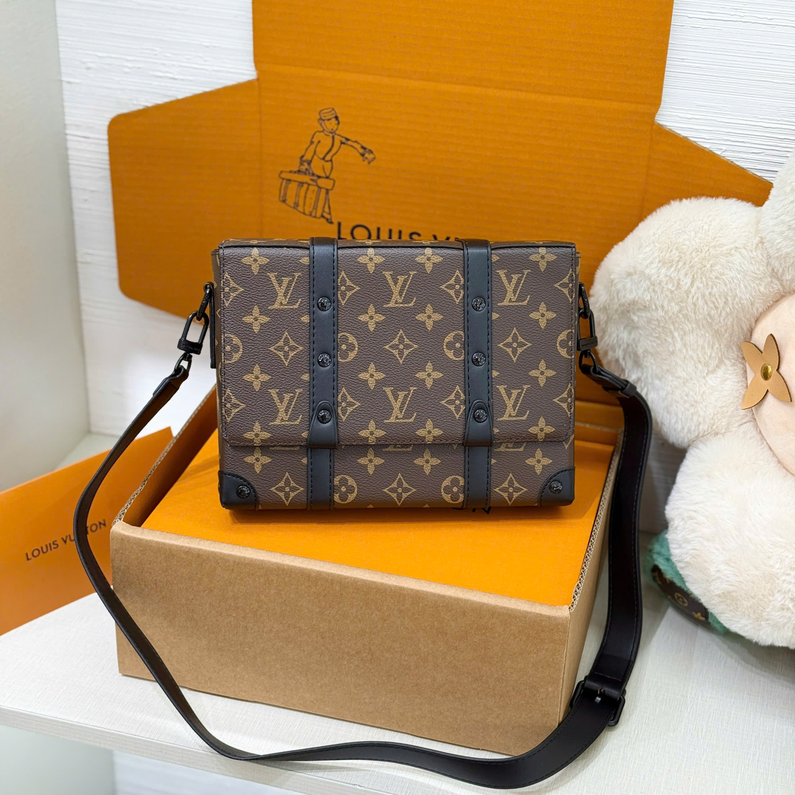 Túi Đeo Louis Vuitton Trunk Messenger