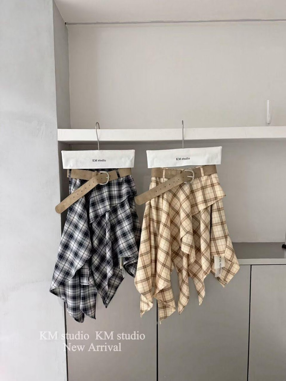 Lucas - Chân váy vải vạt chéo  KM studio + belt da vintage