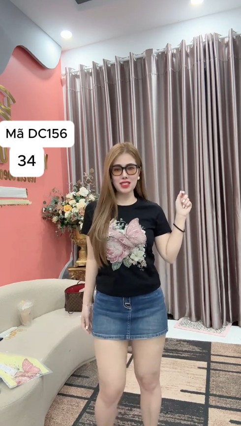 DC156 Áo thun đá cánh bướm