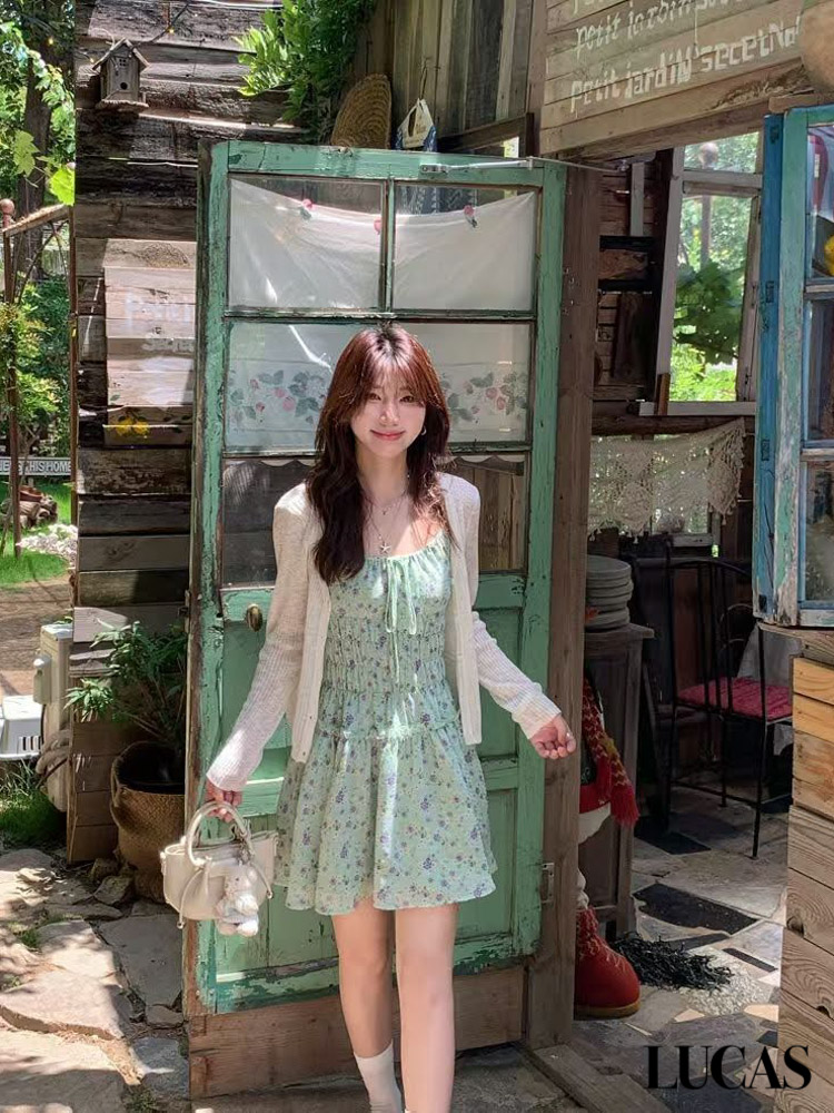 Set váy hoa nhí 2 dây chun eo dáng ngắn + áo len cardigan_thumbnail_4