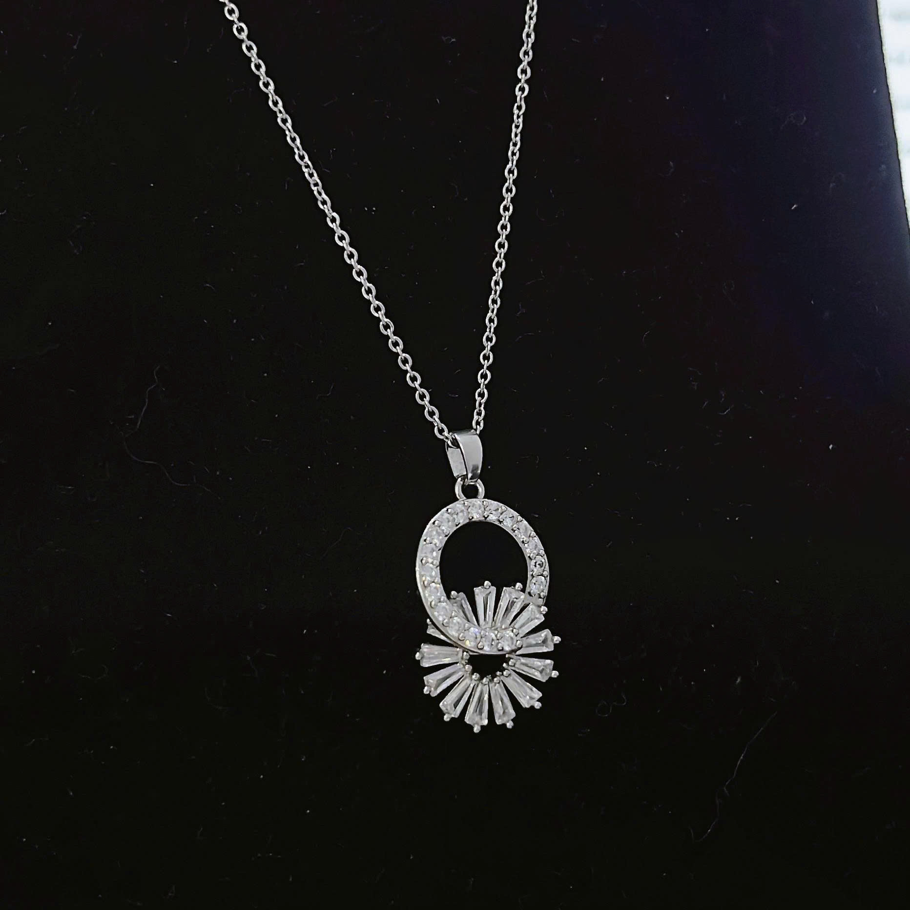 Vòng cổ titan vòng hoa charm hợp kim_thumbnail_1
