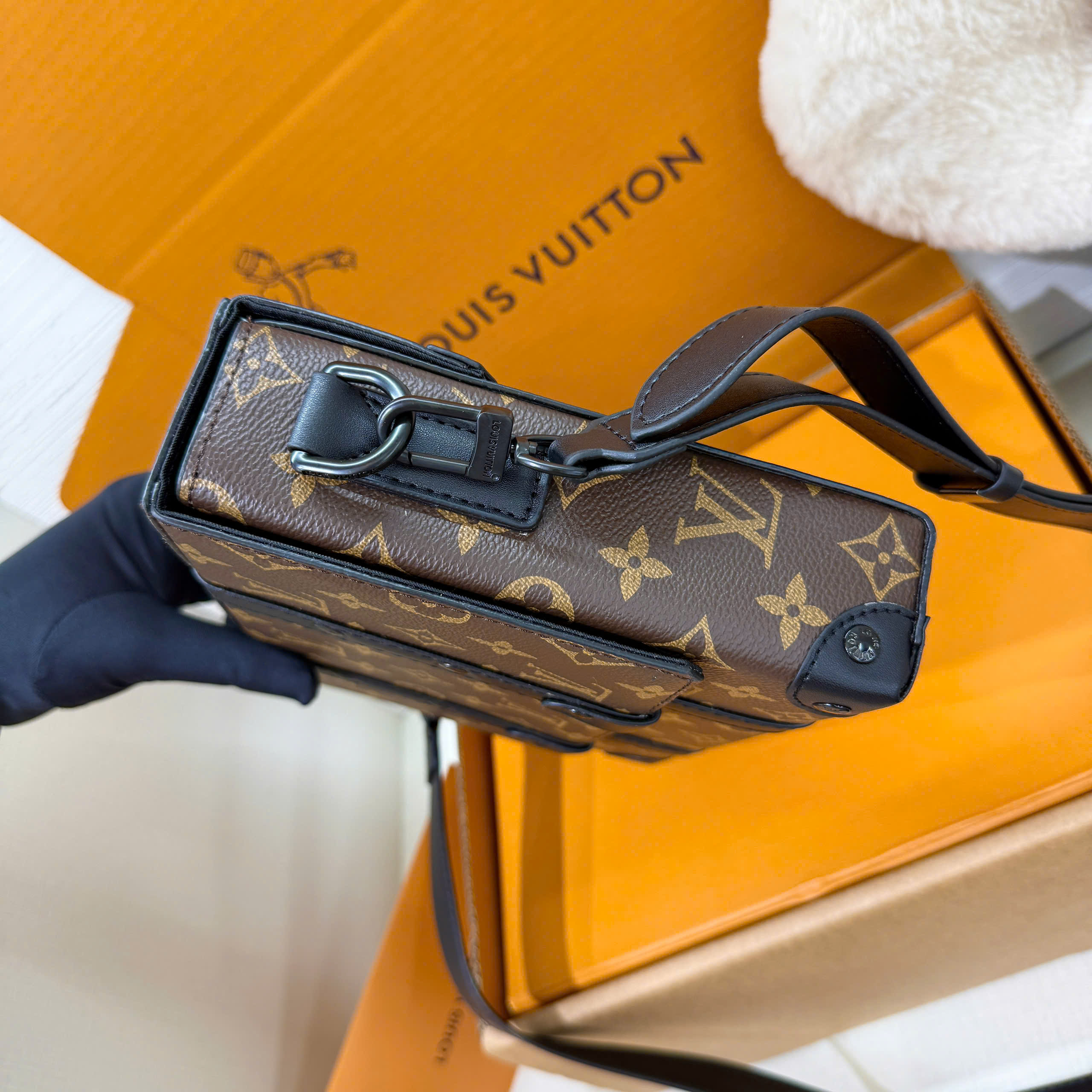 Túi Đeo Louis Vuitton Trunk Messenger_thumbnail_7