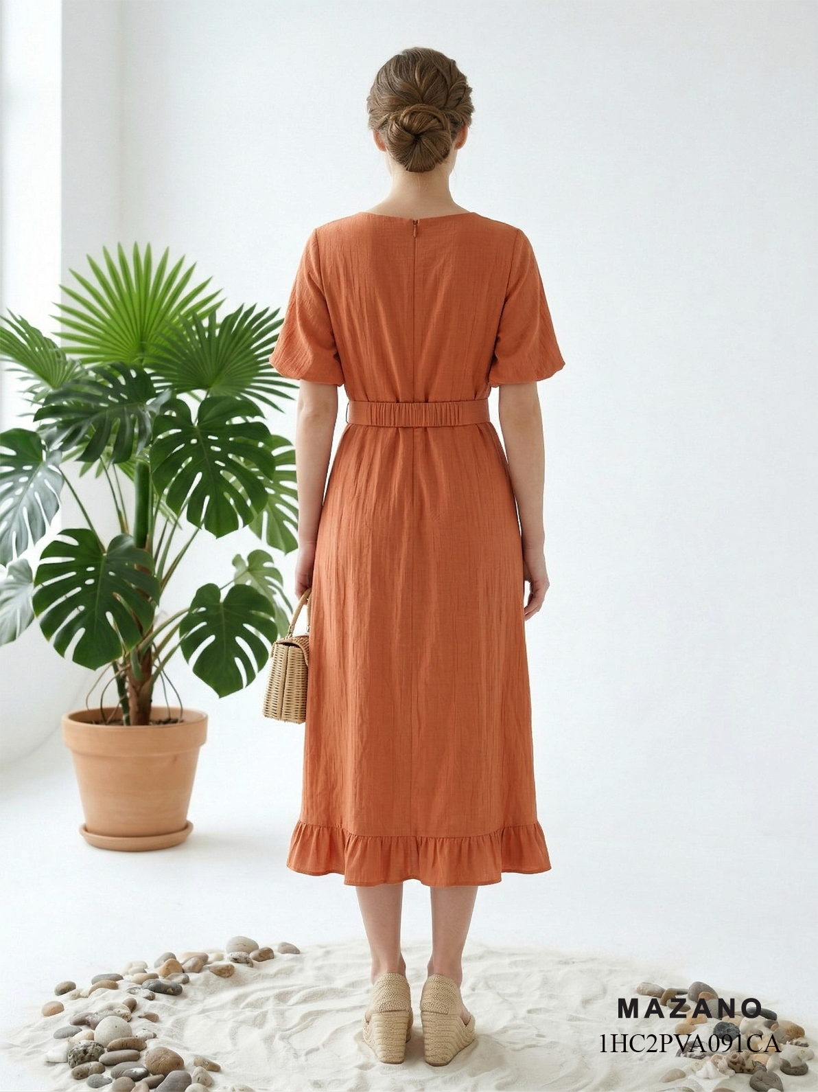 Đầm vải linen cách điệu dáng suông cổ thuyền tay bồng ngắn thiết kế MAZANO