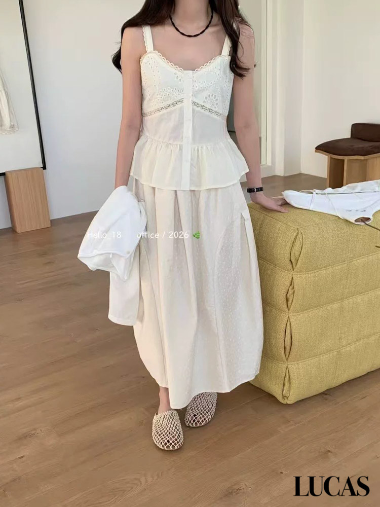 Áo sơ mi thô thêu hoa ngực phối viền ren chân ngực, cúc trắng 2 dây quai bản lớn gấu xòe_thumbnail_2