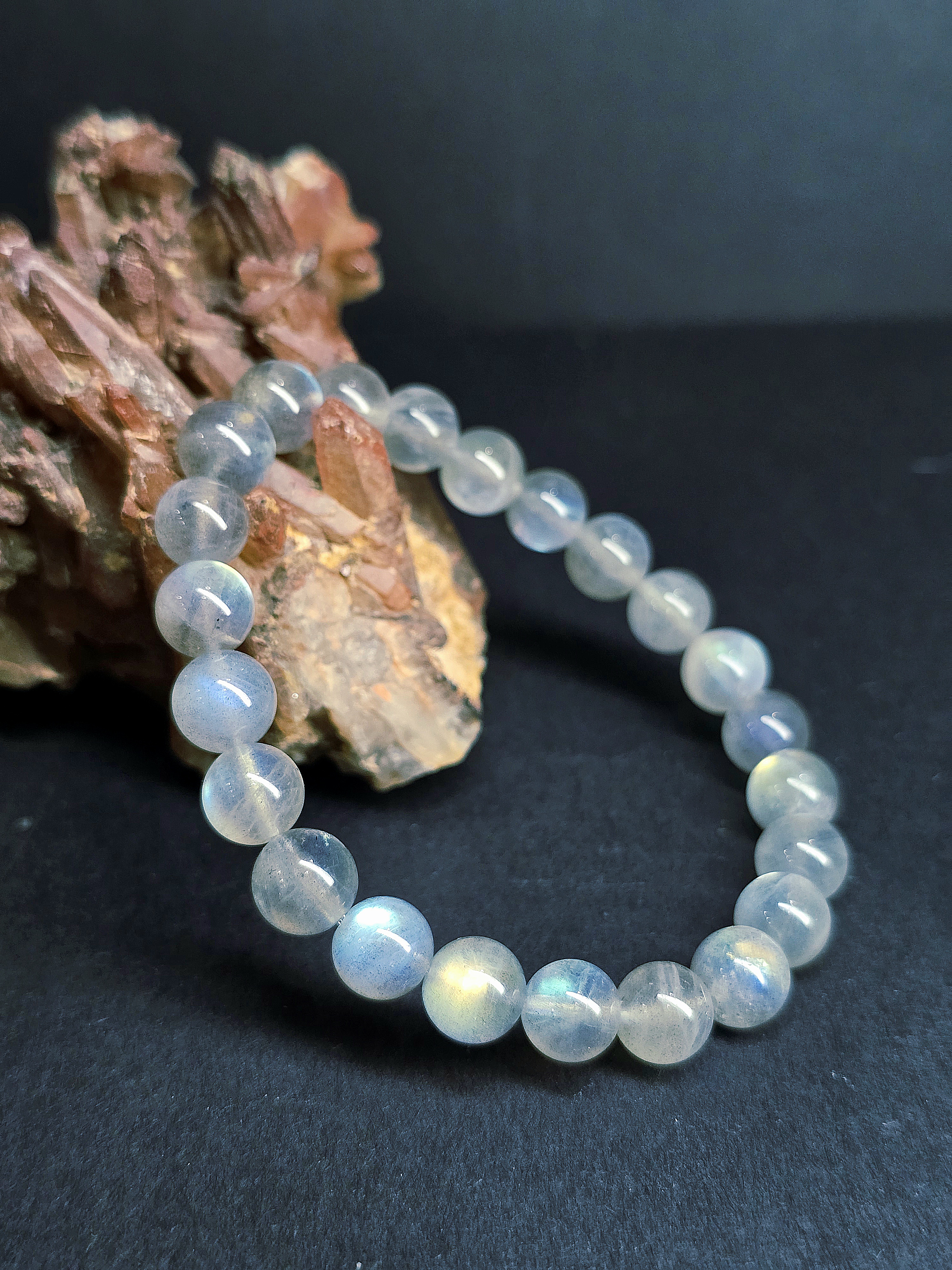 Vòng Tay Đá Xà Cừ Hắc Nguyệt Quang Labradorite Thể Xám