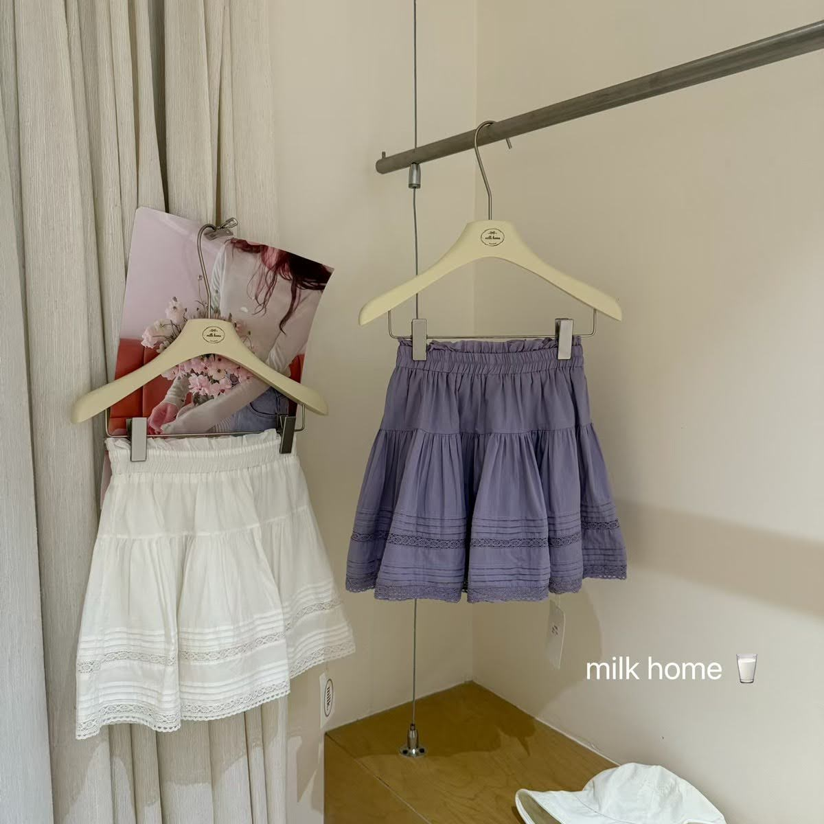 Lucas - Chân váy thô cạp chun Milk phối viền ren gấu xếp ly_thumbnail_2