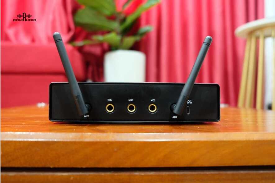 Hình ảnh chụp thực tế Micro không dây Boston Acoustics WMS210 tại Bờm Audio