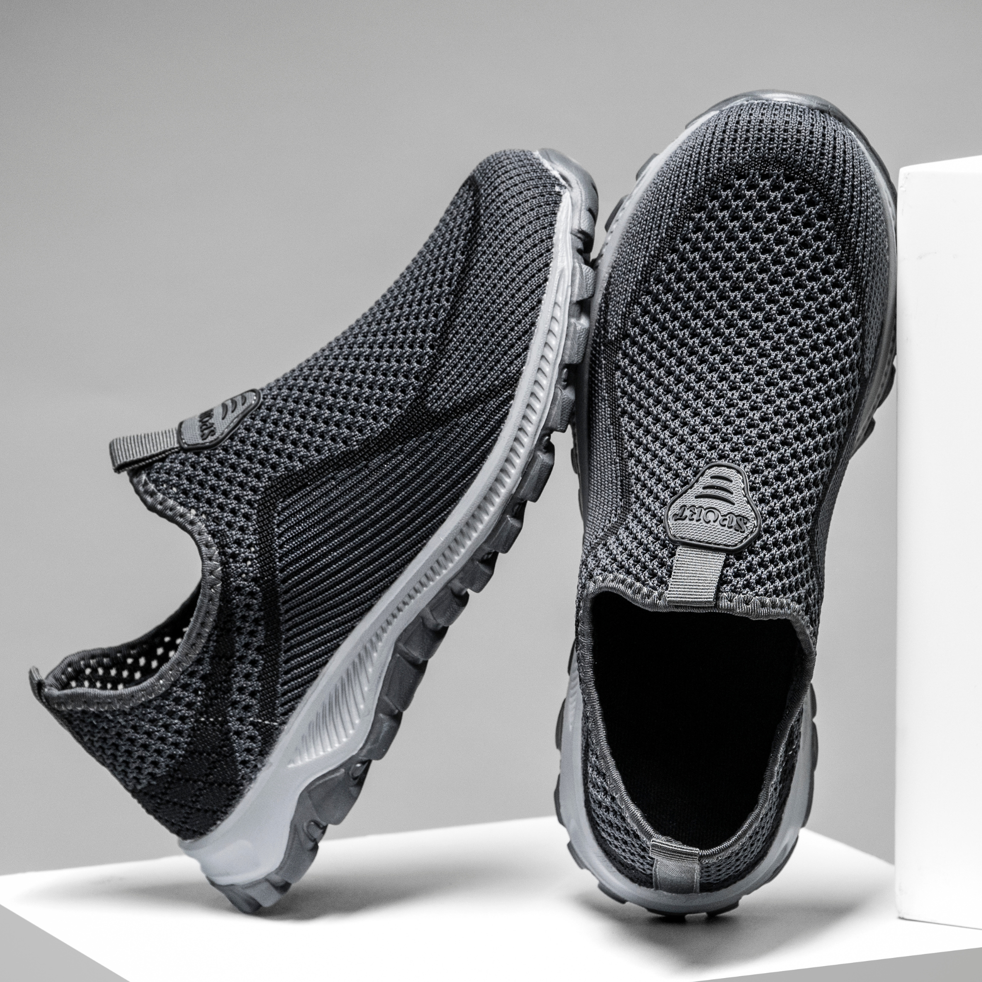 Sneaker đế mềm CS105