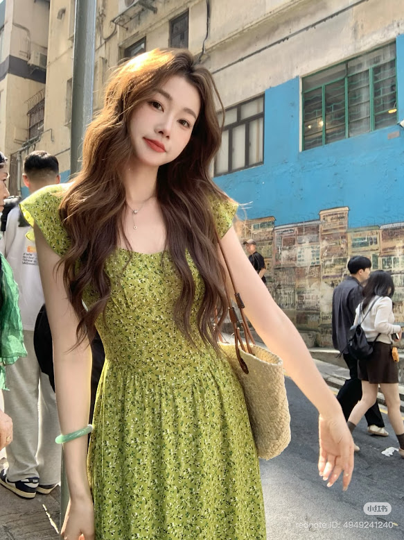 Lucas - Váy hoa nhí cổ vuông tay hến chân xòe dáng dài_thumbnail_3