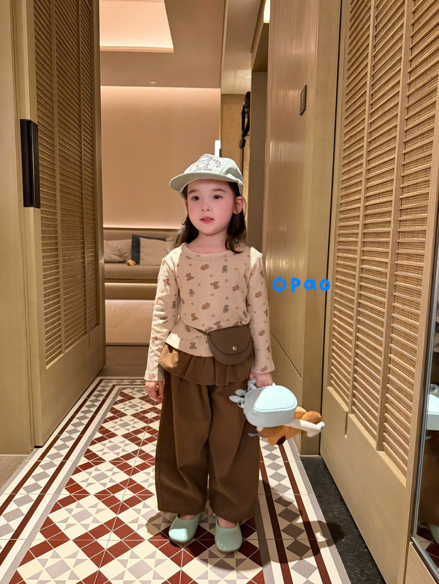 OP164 - Áo thun hoa nhí màu be hãng Opao 5158 (Sz90-130)