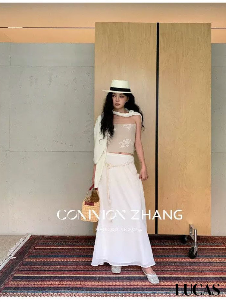 Chân váy dáng xòe cạp chun + belt da tết mặt gỗ