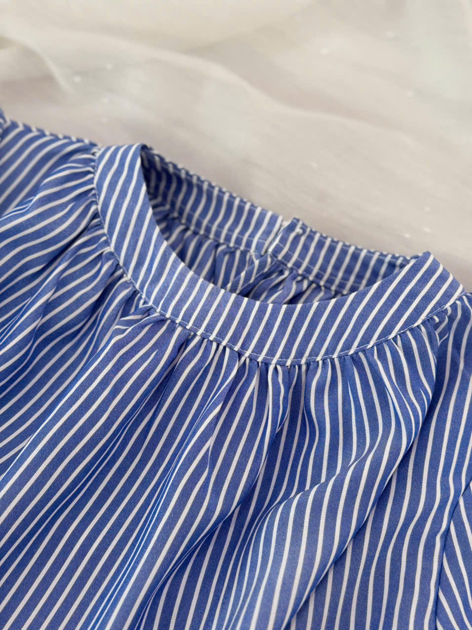 Áo Kiểu Cổ Tròn Phối Viền Ren_thumbnail_2