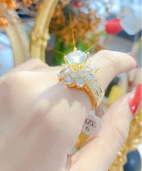 Nhẫn Nữ Hoàng 2 Tầng