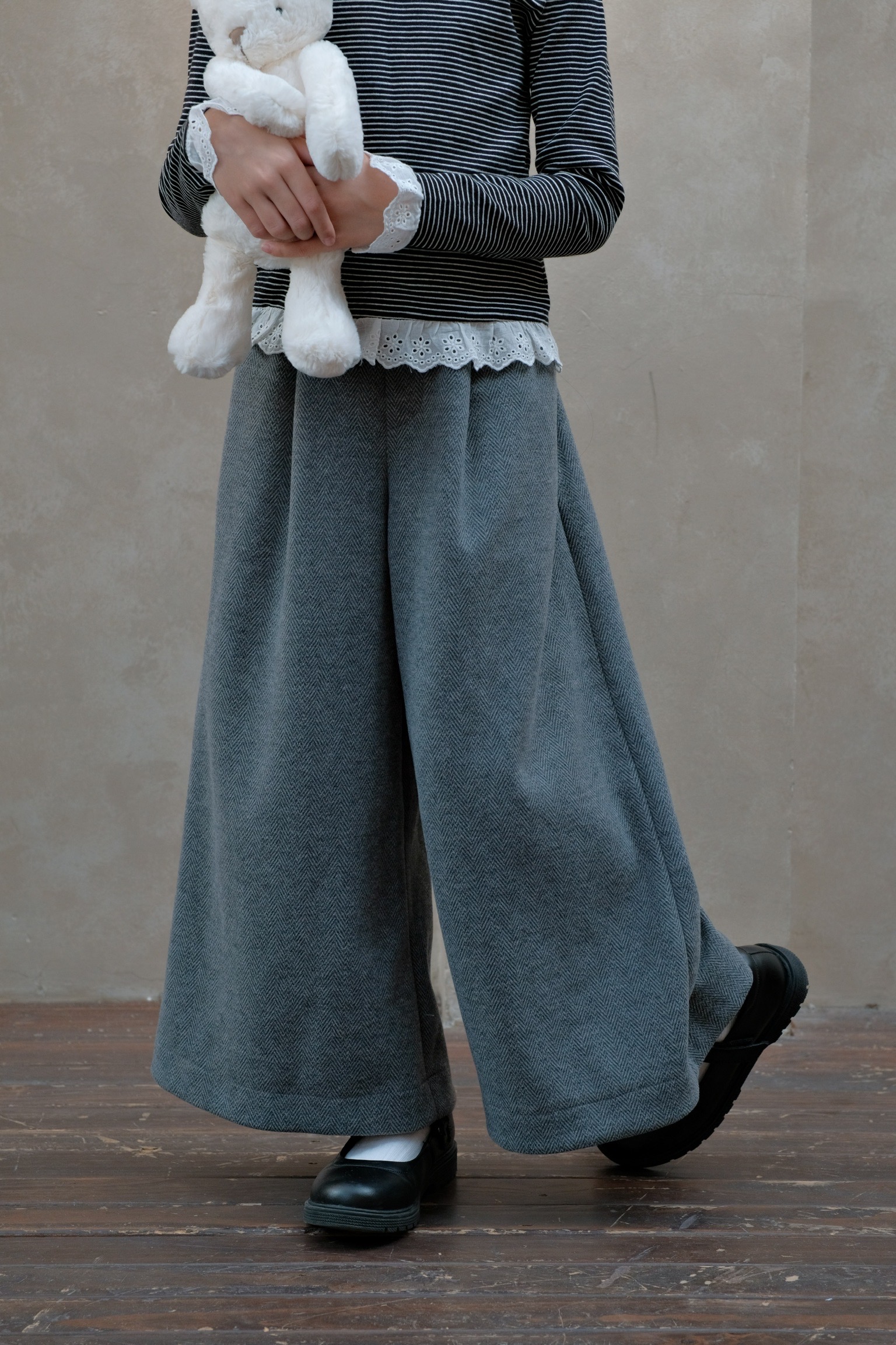 Cozy Winter Woollen Trousers_thumbnail_1