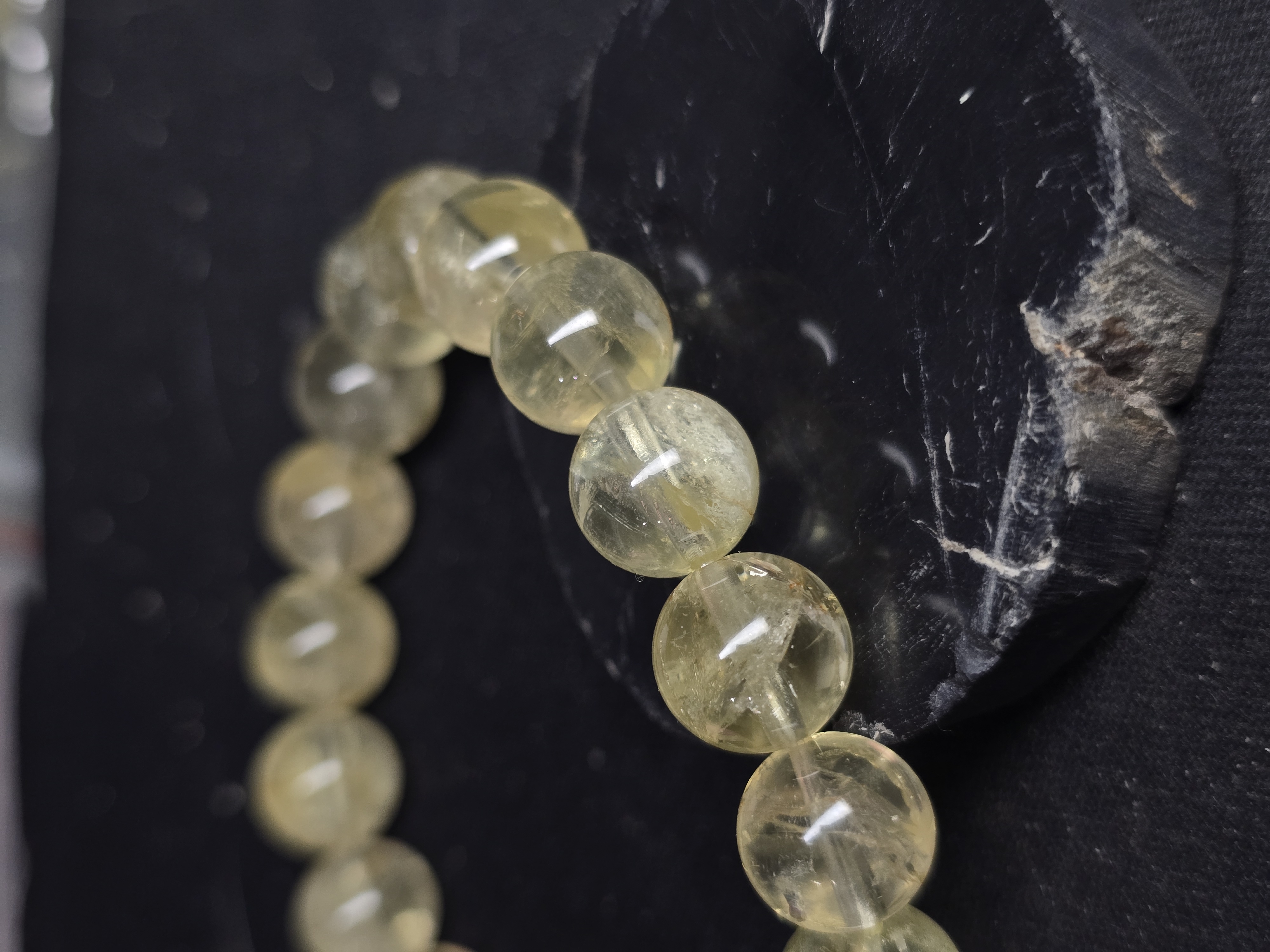 Vòng Đá Thạch Anh Vàng Vụn Băng Citrine + Ưu Linh Trắng Tự Nhiên_thumbnail_2