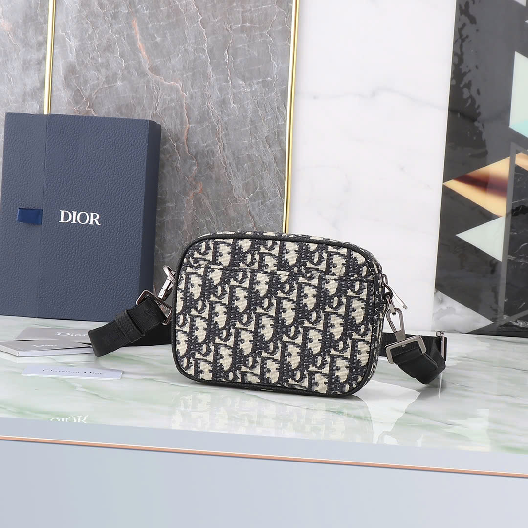 Túi Dior Safari Mini Có Dây Đeo_thumbnail_4
