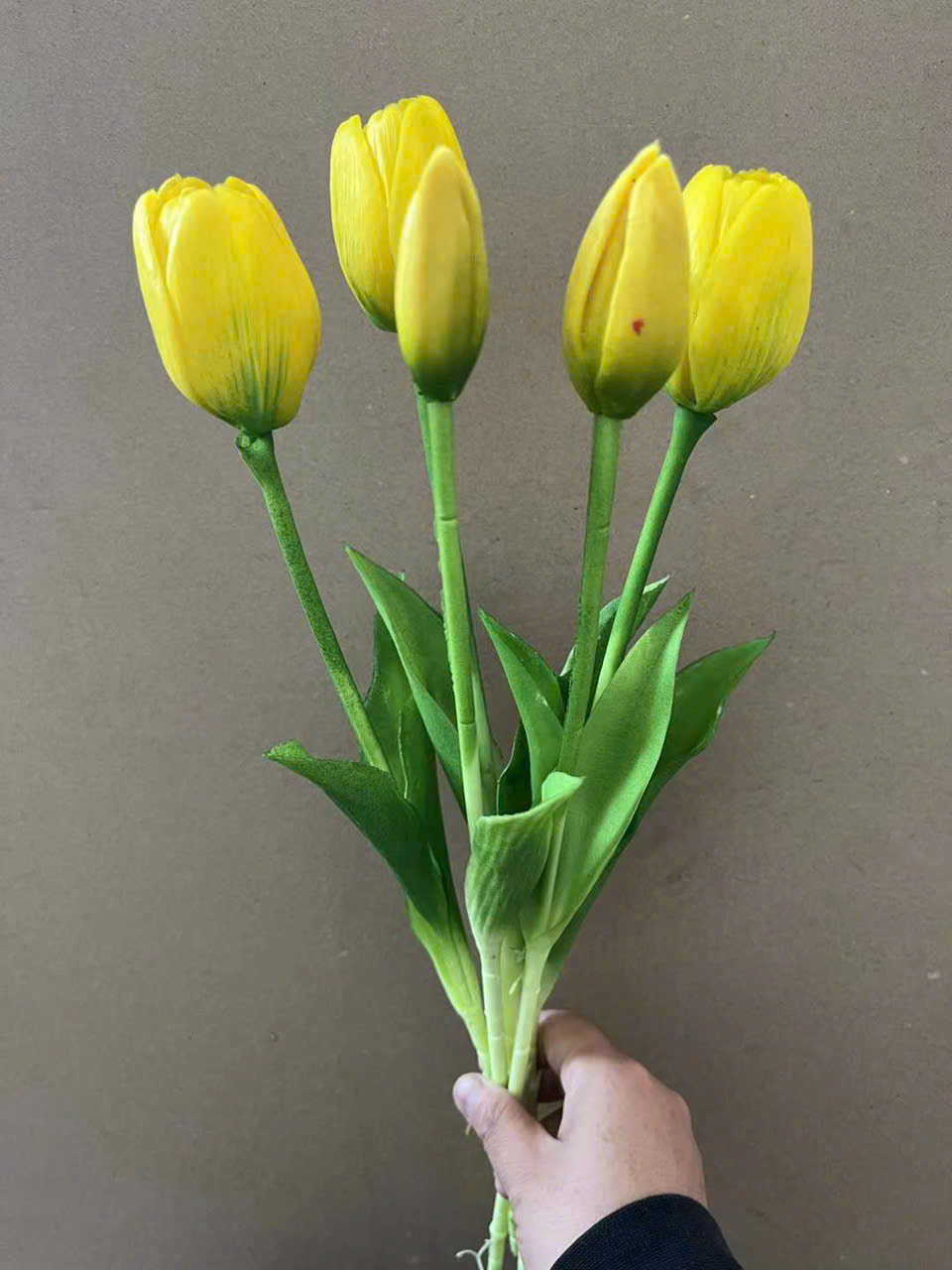 Hoa Tulip Cao Su Trang Trí Đám Cưới Cao Cấp – Mềm Mịn Như Hoa Thật, Sang Trọng Bền Đẹp Dễ Vệ Sinh
