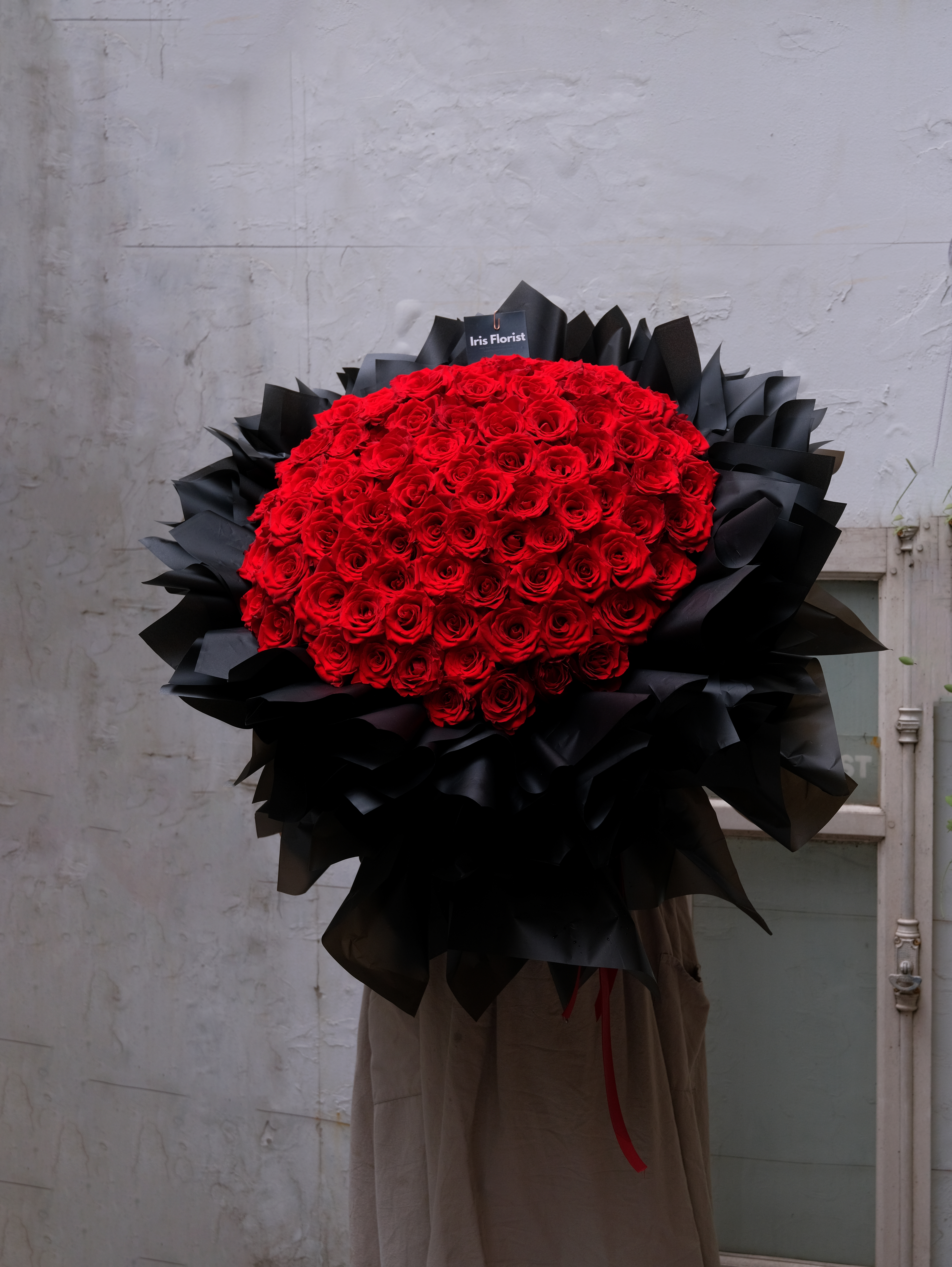 Bó hoa 99 bông hồng đỏ (bó cắm cốt xốp ẩm)_thumbnail_3