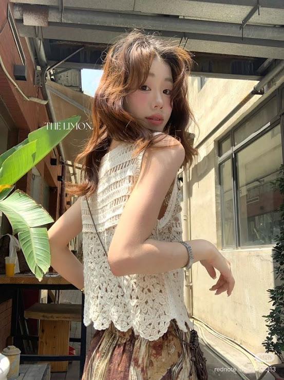 Lucas - Áo zile ren dệt nổi viền charm gấu lượn_thumbnail_2