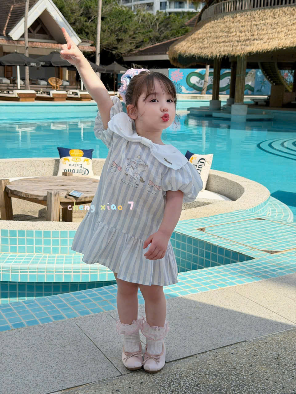 CX122 - Váy thô tay bồng cổ nơ kẻ xanh hoạ tiết Pony hãng CX7