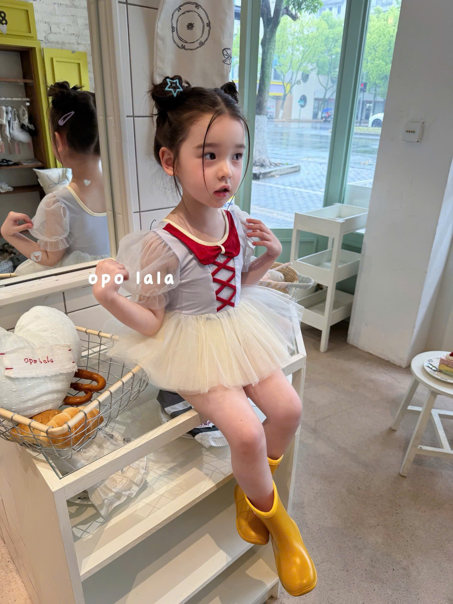 B07 - Set bơi tay bồng cổ đỏ kèm voan bồng hãng OPL