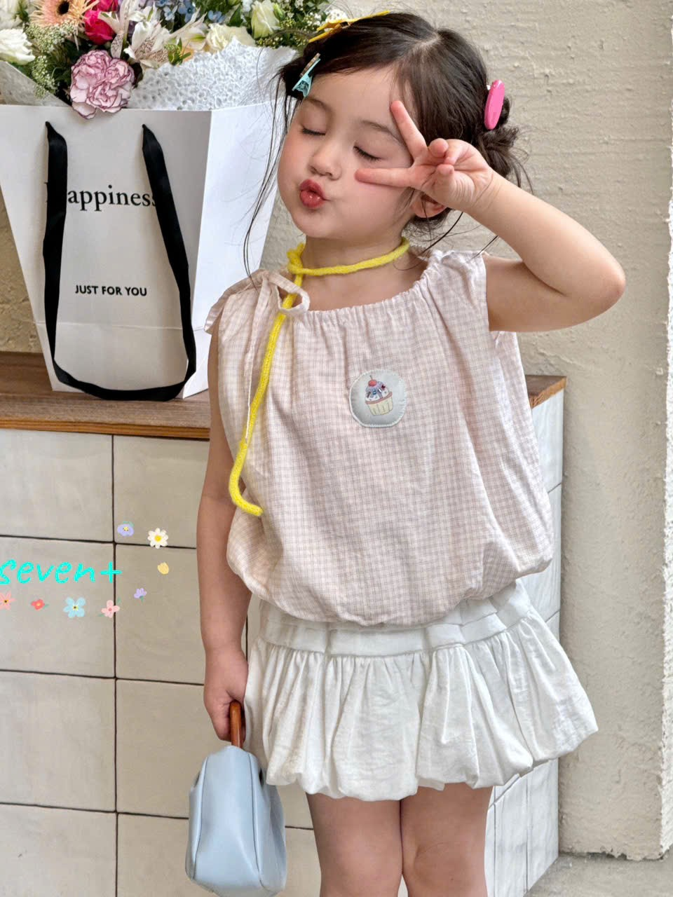 H217 - Chân váy trắng dáng bí hãng Seven