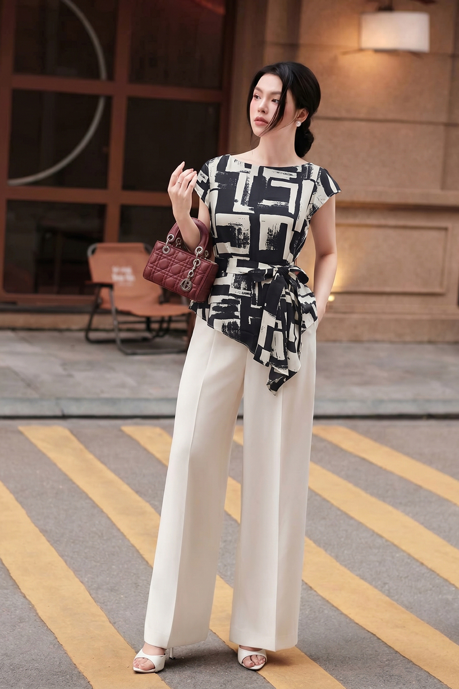 Áo sơ mi lụa 26115 đen trắng_thumbnail_2