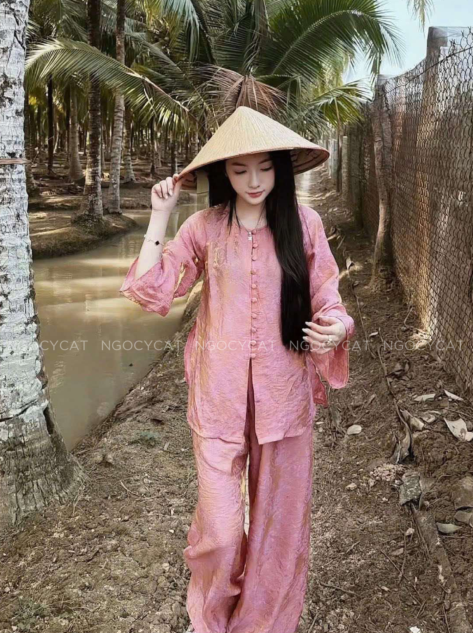 Áo Bà Ba Màu Hồng Tơ Tằm Ánh Kim