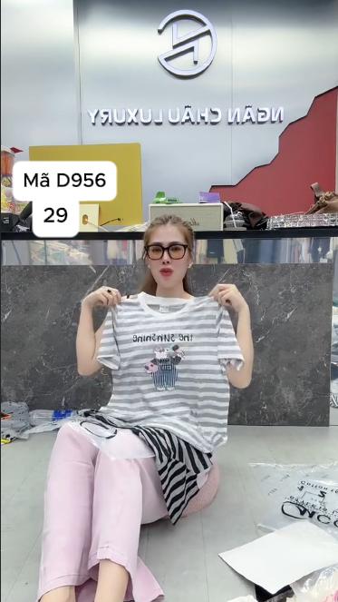 D956 Áo thun sọc gấu