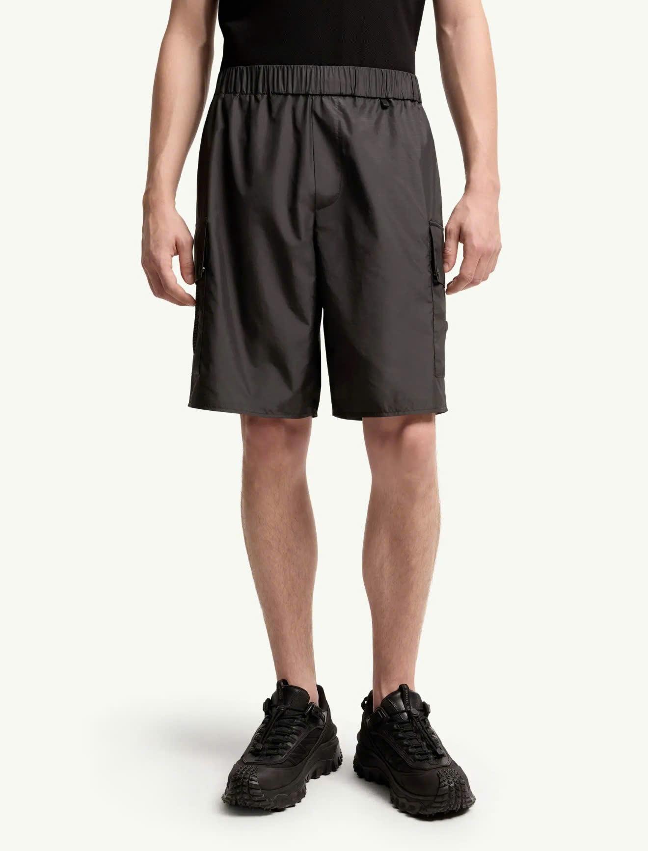 Short Moncler Đen