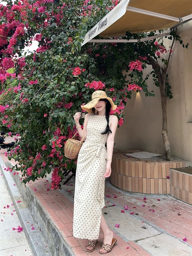 Lucas - Váy zile chấm bi cổ tròn rúm buộc nơ eo lệch dáng dài