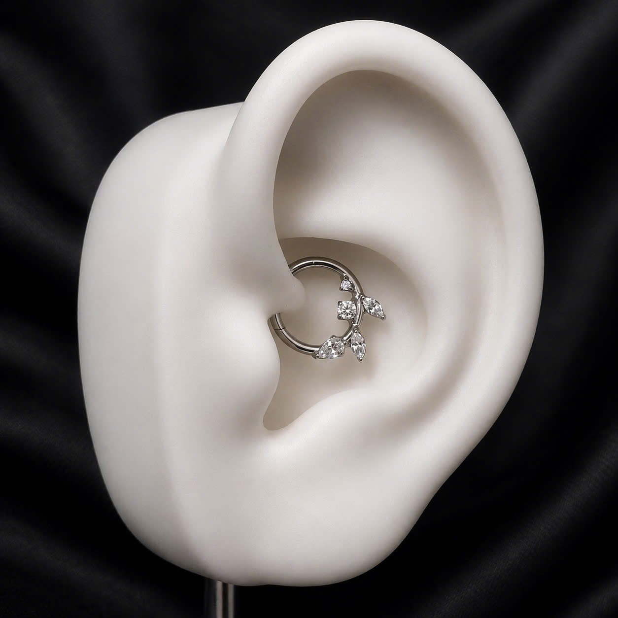 Daith titan vòm lá kim cương trắng 8mm_thumbnail_1