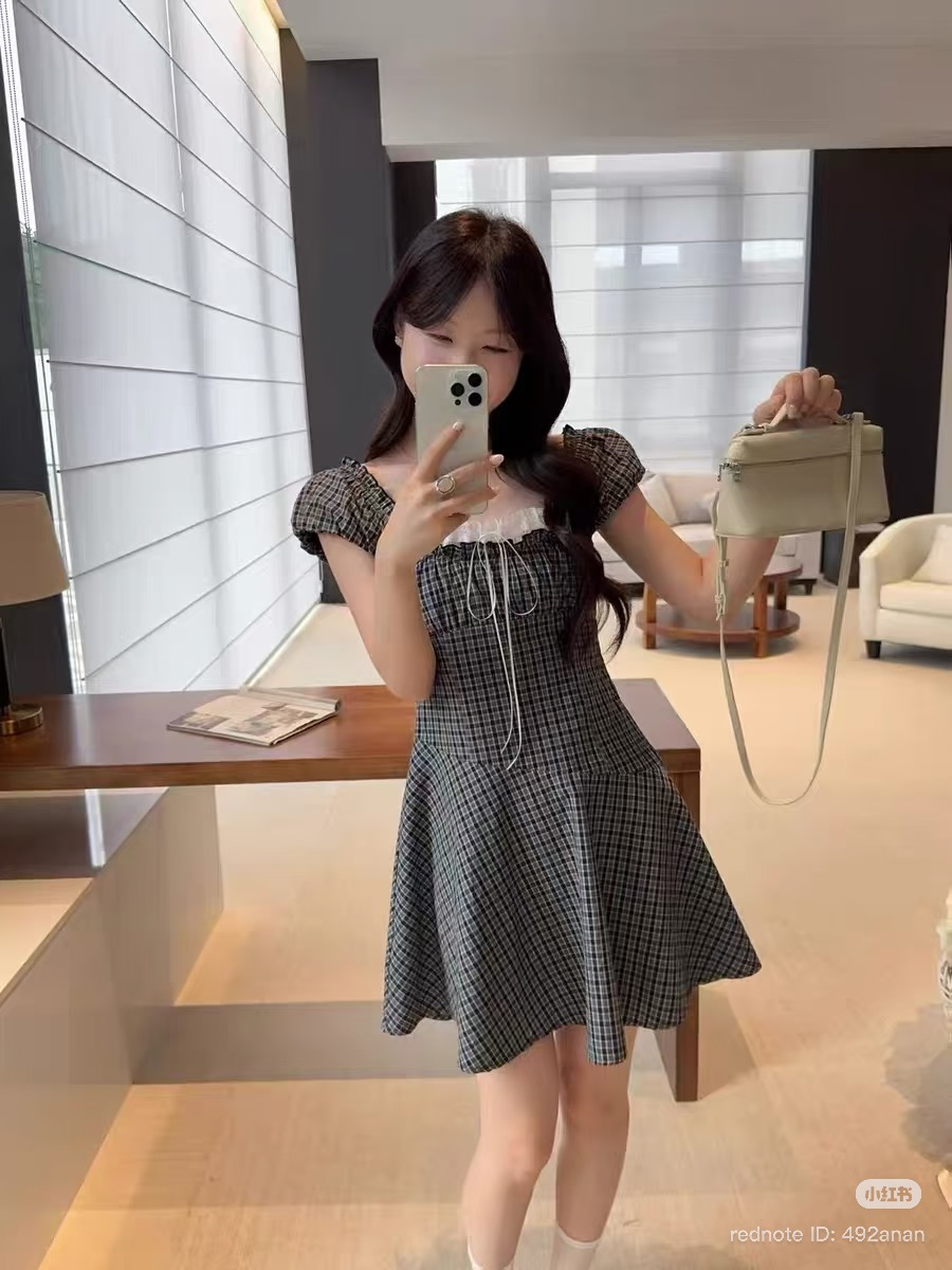 Lucas - Váy caro cổ vuông dáng ngắn xòe A viền ngực trắng buộc nơ_thumbnail_2