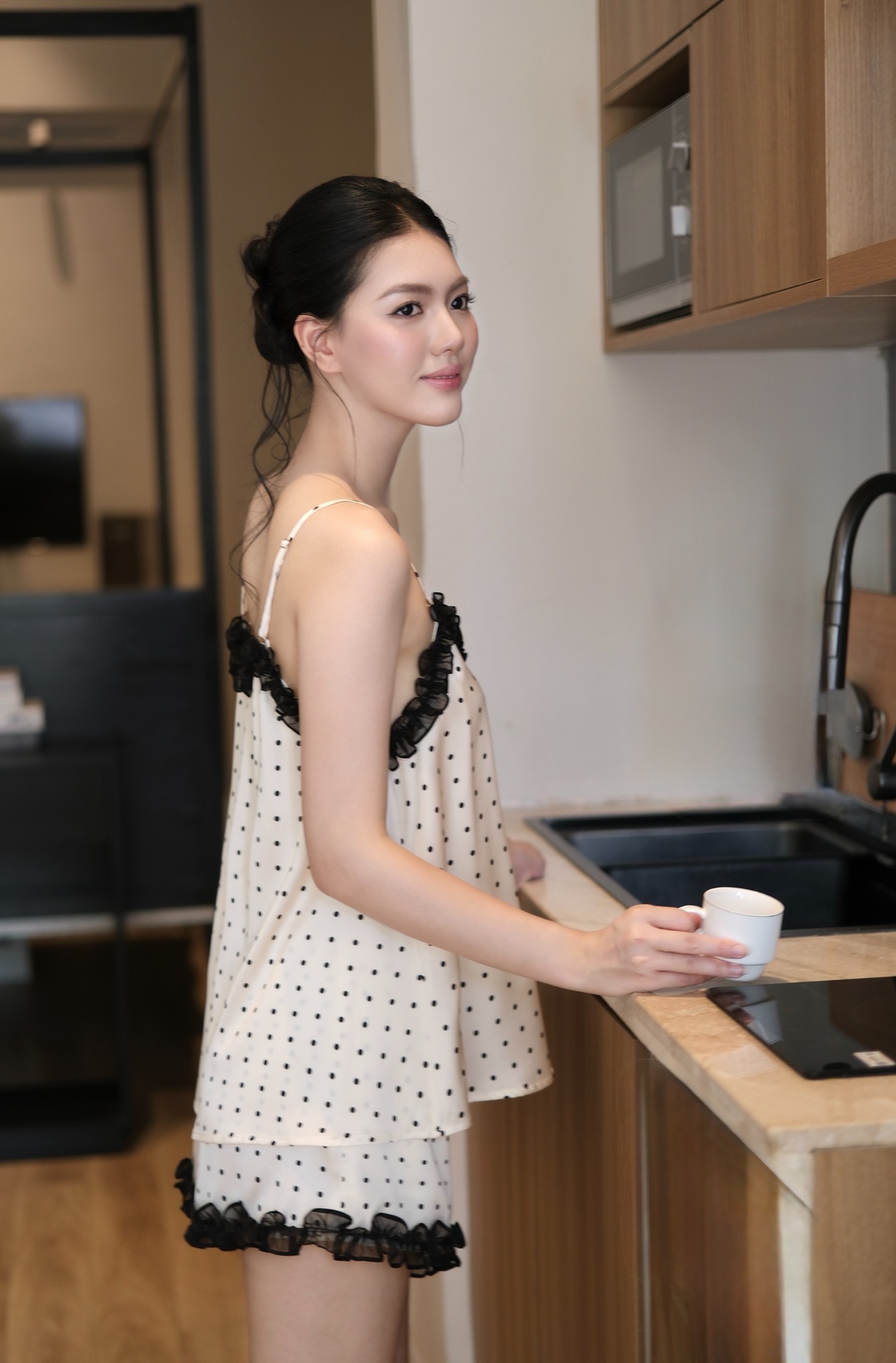 Bộ Lụa Áo 2 Dây Quần Cộc BN679_thumbnail_3