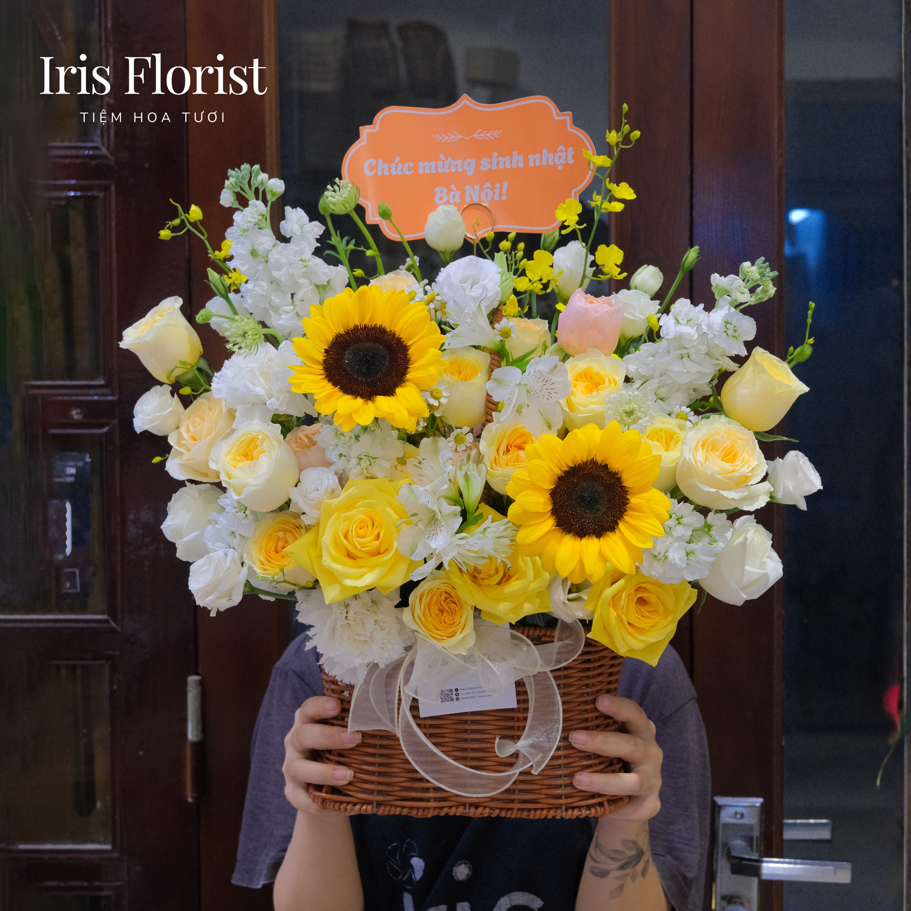 Giỏ hoa hướng dương mix tone vàng