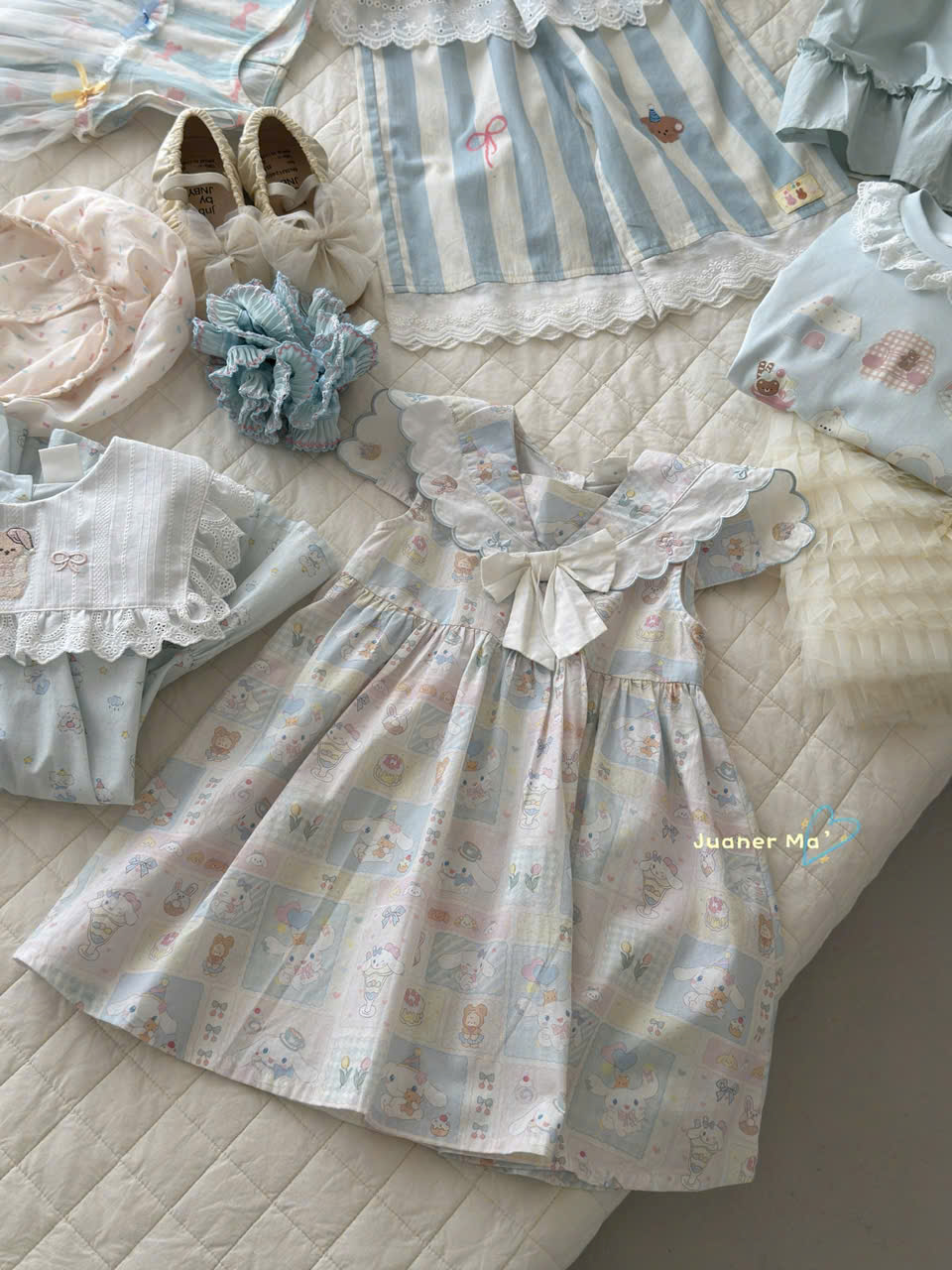 CX121 - Váy thô cổ bèo đính nơ hoạ tiết thỏ tai dài màu trắng hãng CX7