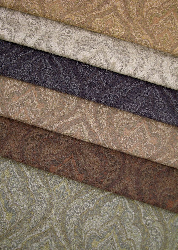Họa Tiết Paisley (Giọt Nước) Là Gì? Cách Tạo Điểm Nhấn Nghệ Thuật Cho Khuy Áo Ngực Với Khăn Lụa Verona