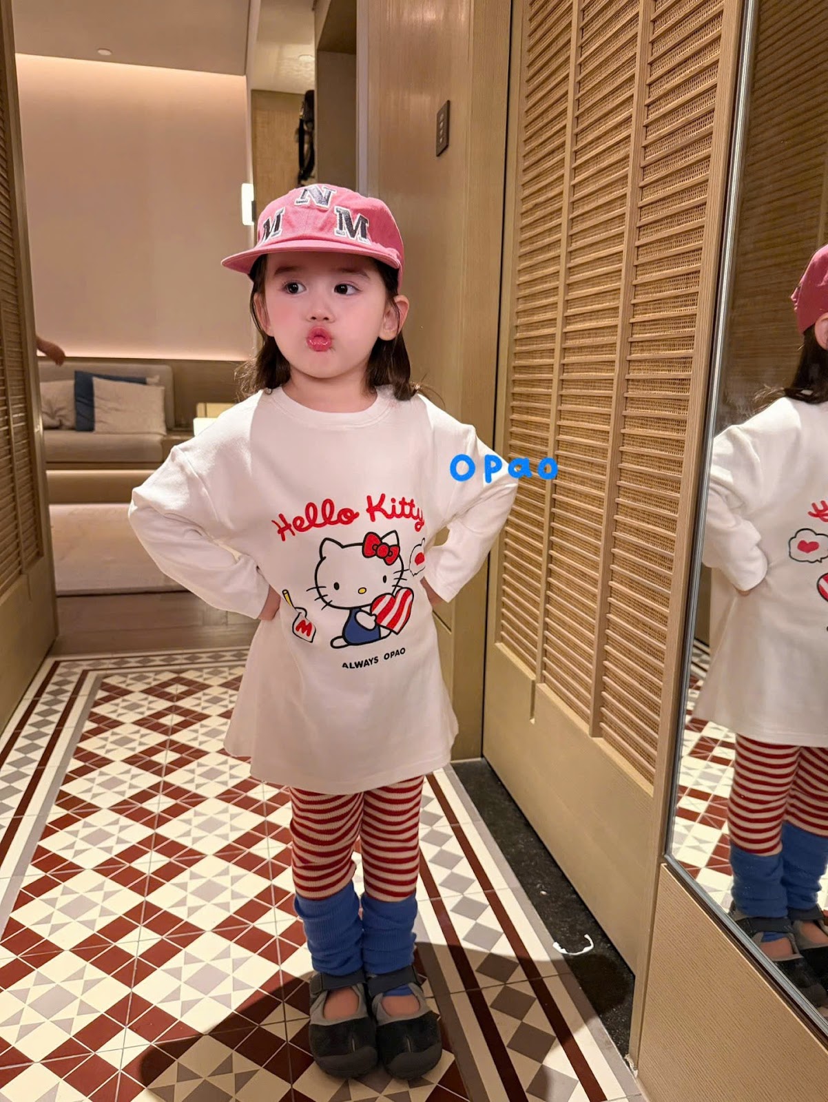 OP124 - Quần legging kẻ sọc màu đỏ trắng hãng Opao 5107 (Sz90-130)_thumbnail_0