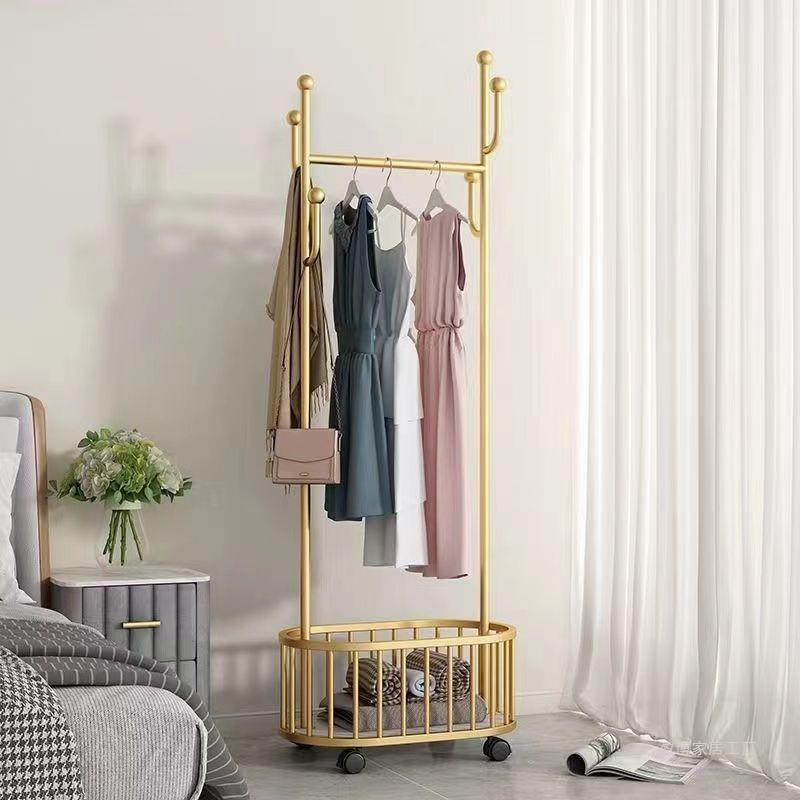 Giá treo quần áo có bánh xe