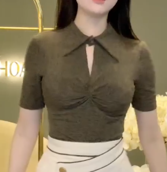 Áo Cổ Bẻ Xoắn Ngực