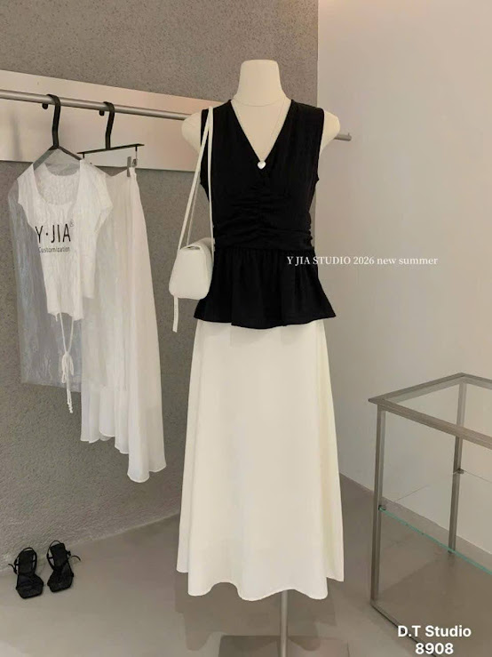 Lucas - Set áo zile đen gấu xòe nhẹ + chân váy xòe trắng dáng dài