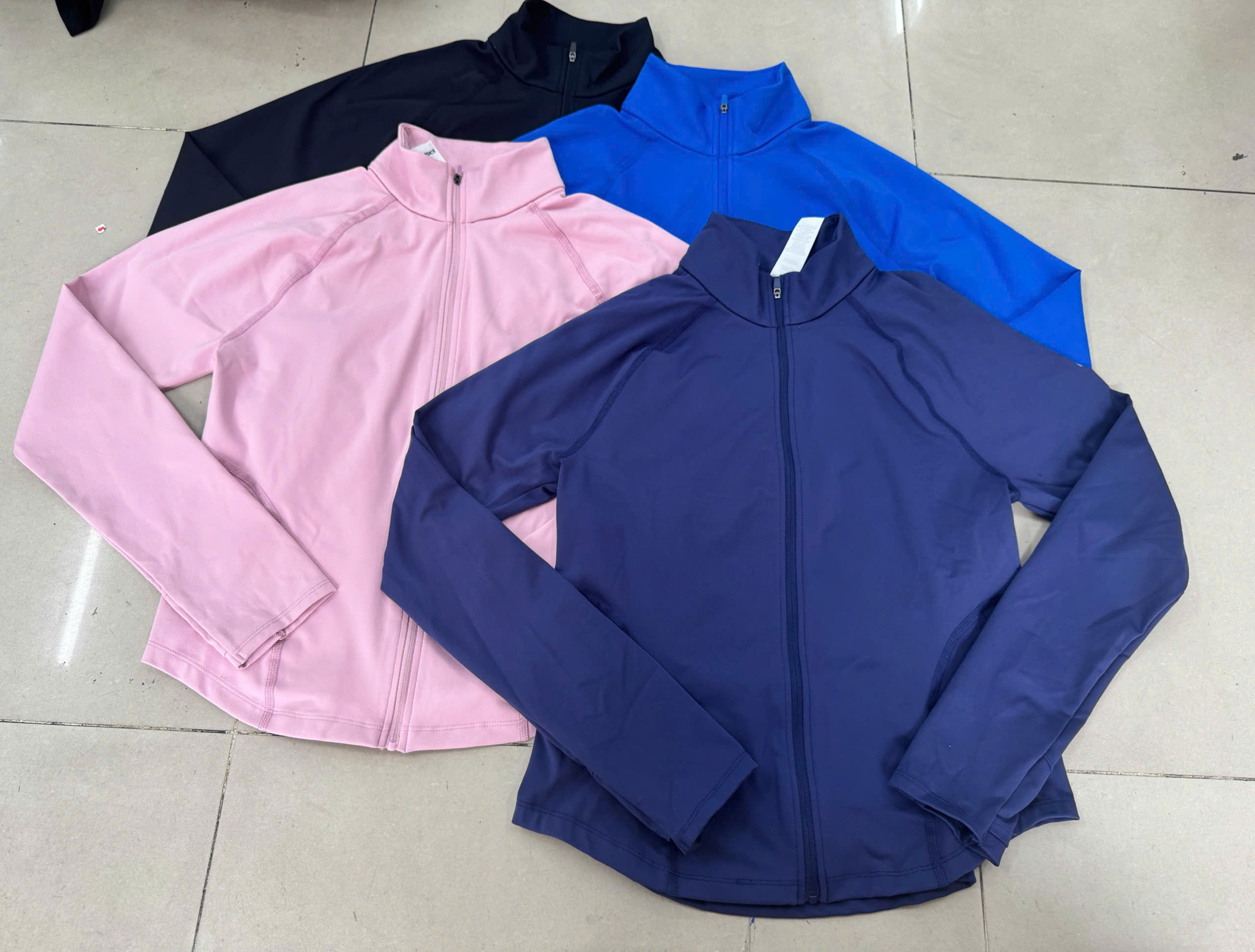 A334 AO KHOAC NU ASICS (L14-1)
