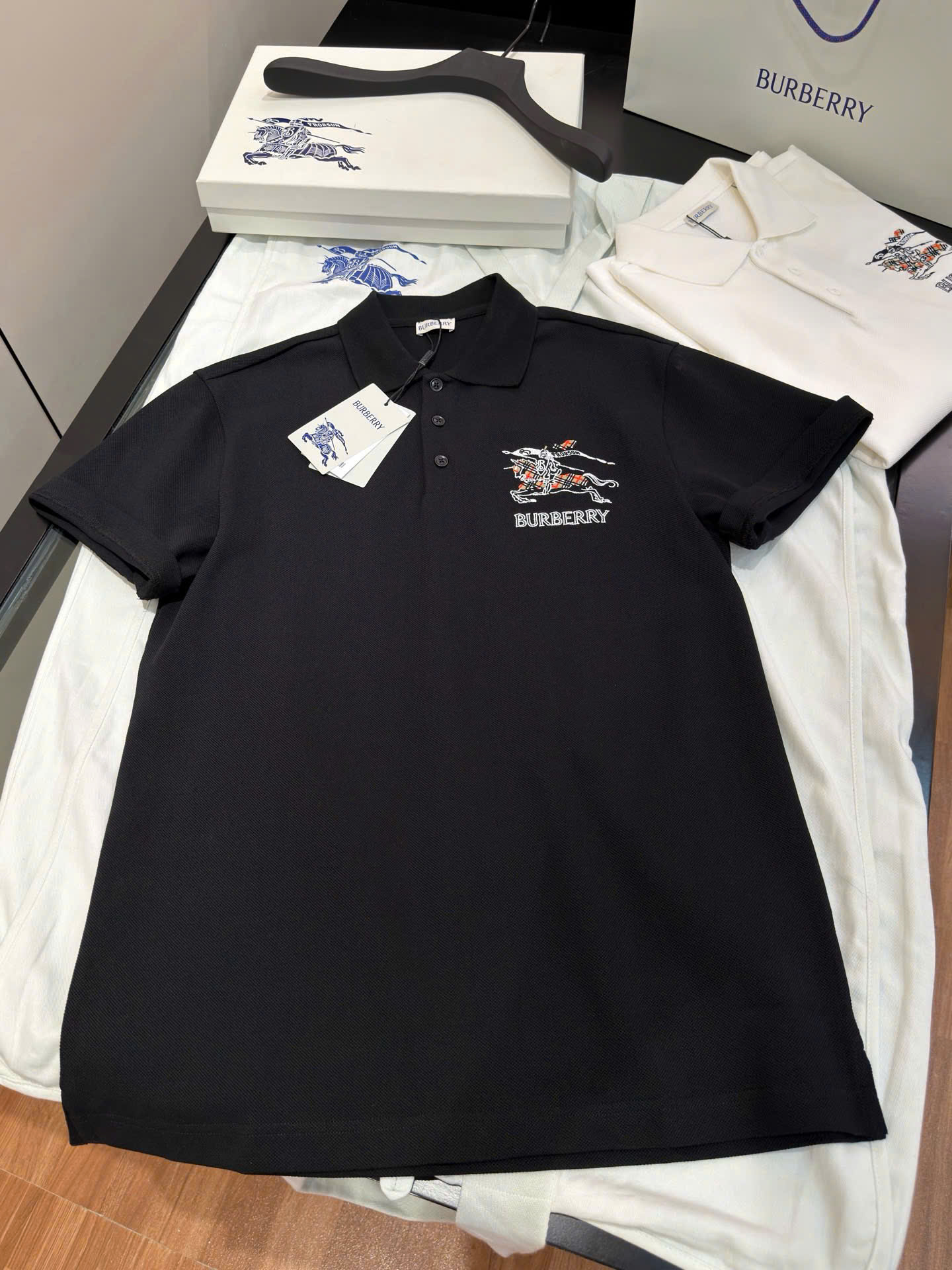 Polo BBR ngựa ở ngực có chữ logo