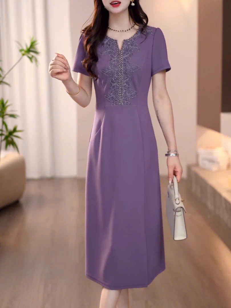 18500-Đầm suông tim viền ren hoa (lụa,lót)