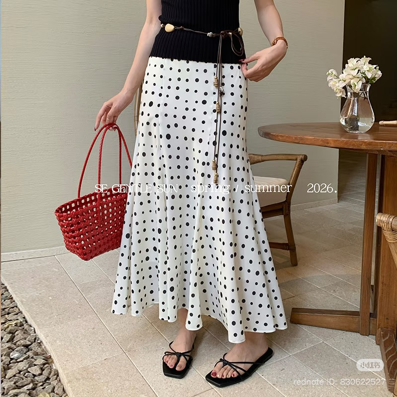 Lucas - Set áo thun trễ vai cộc tay + chân váy chấm bi dáng maxi + belt dây_thumbnail_2