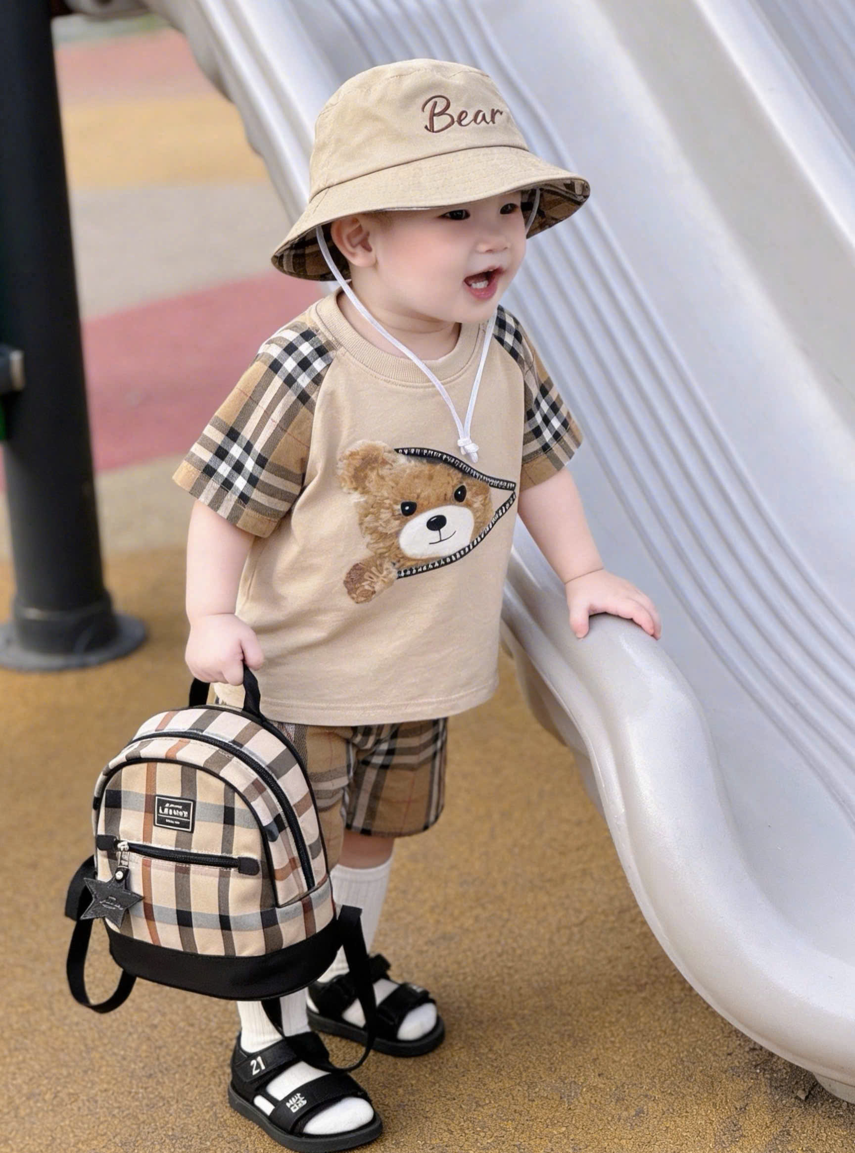 B57 BỘ CỘC GẤU NÂU PHỐI BBR KÈM MŨ VÀNH- A117.1802