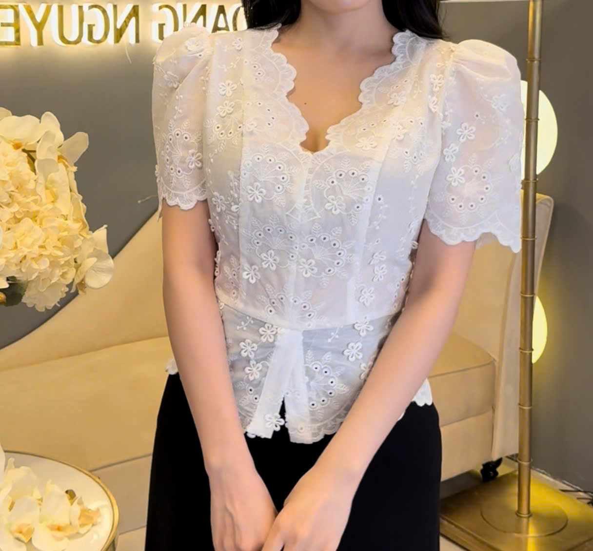 Áo Cổ V Hoa Nổi TB